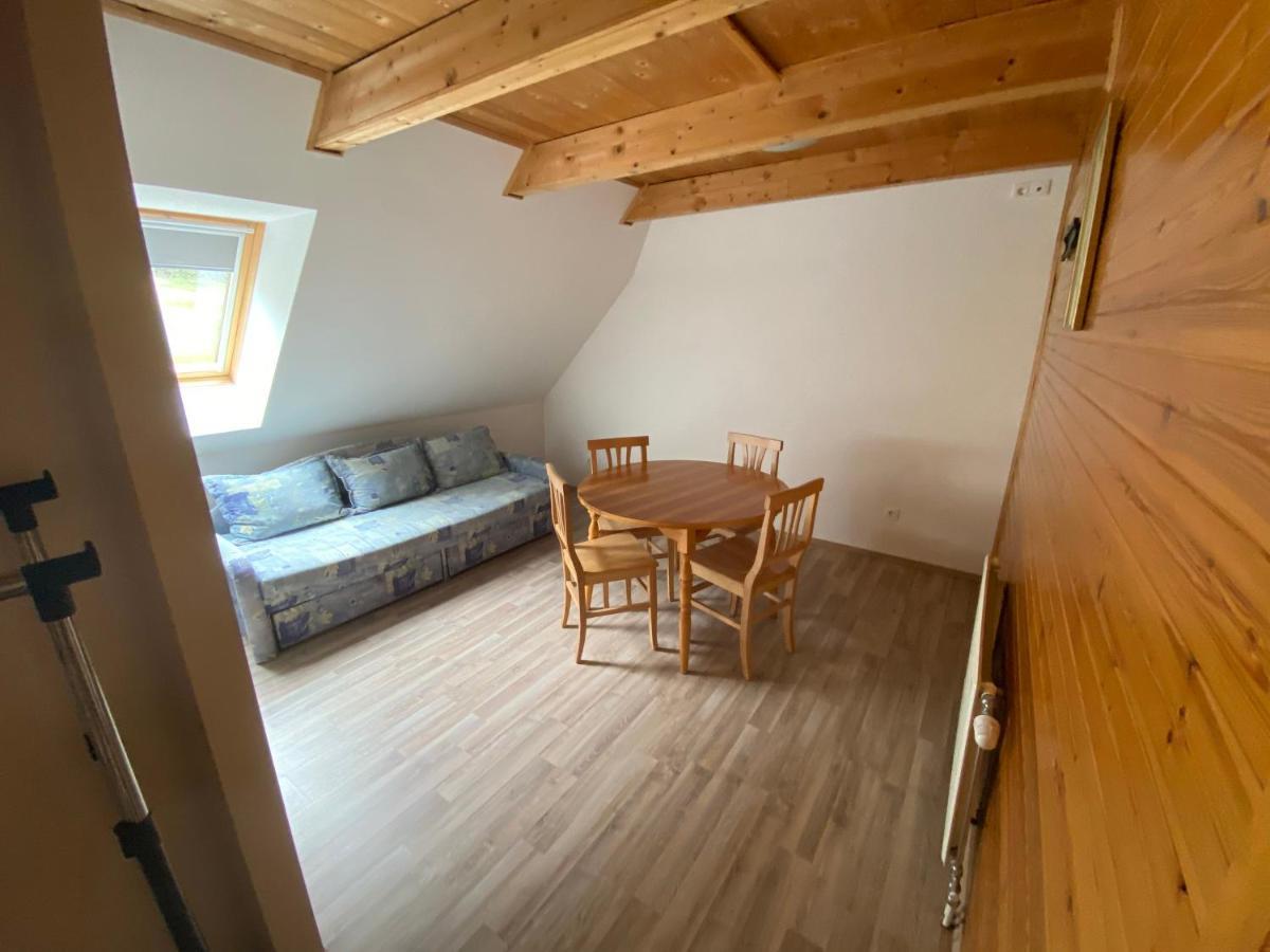 לוג פוד מנגרטום Encijan Apartments מראה חיצוני תמונה