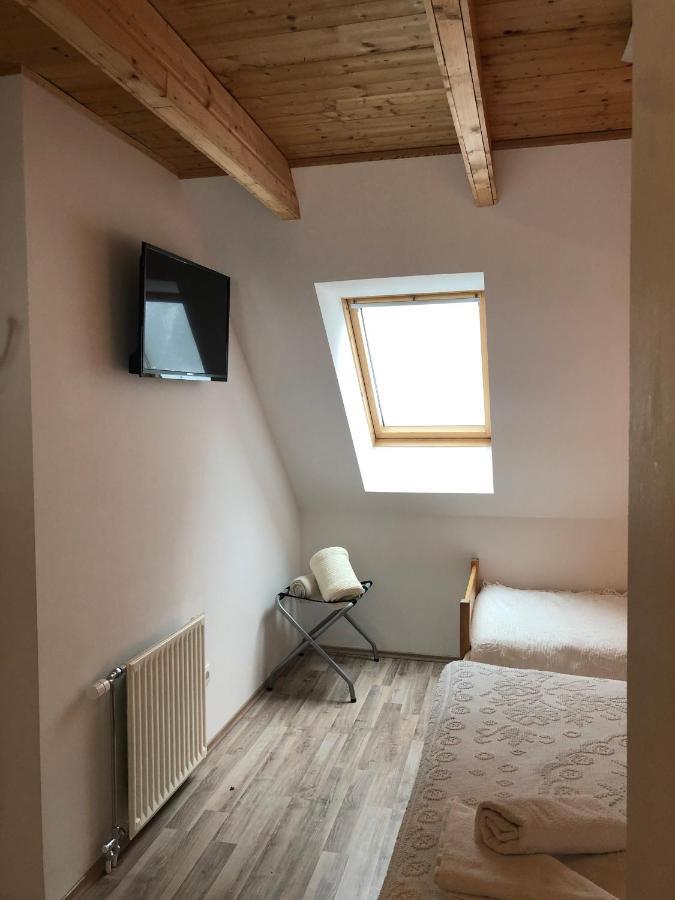 לוג פוד מנגרטום Encijan Apartments מראה חיצוני תמונה
